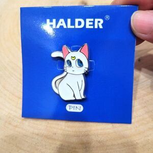 2/$2/ Brand New Sailor Moon Artemis Pin Brooch